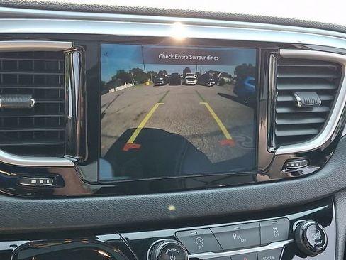 Used 2020 Chrysler Pacifica Touring-L Plus FWD image 20