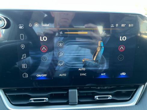 New 2026 Chevrolet Equinox LT w/ Convenience Package II FWD image 16