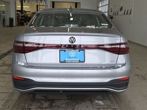 New 2026 Volkswagen Jetta SE image 4