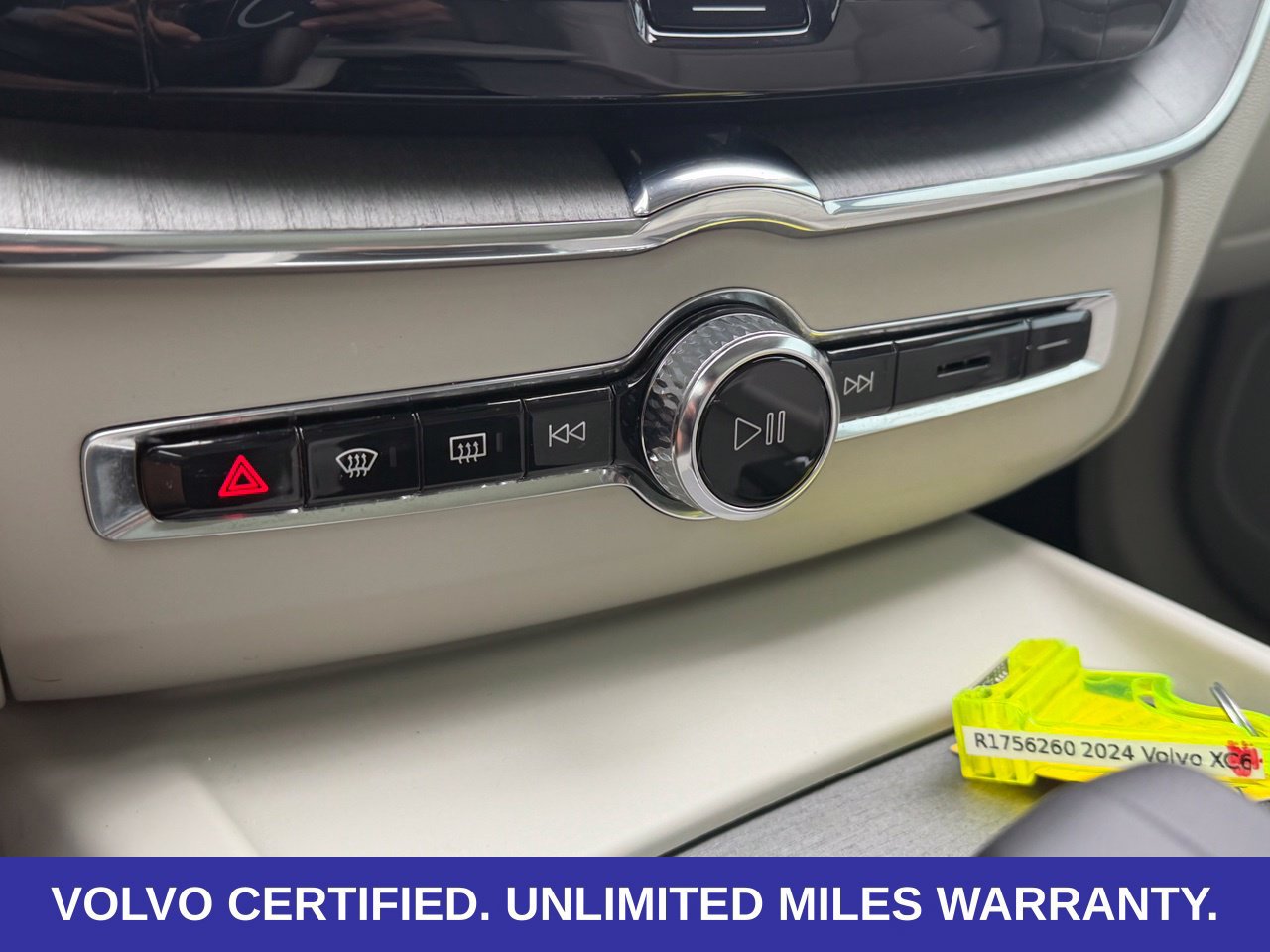 Certified 2024 Volvo XC60 B5 Plus w/ Protection Package Premier AWD/4WD image 22