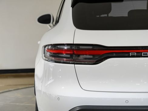 Used 2023 Porsche Macan AWD/4WD image 49