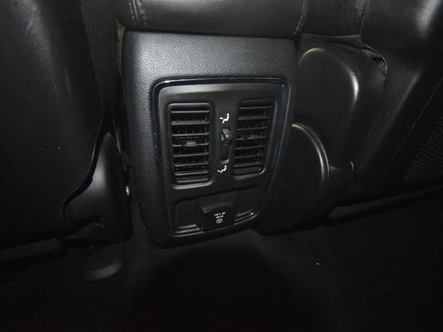 Used 2022 Jeep Grand Cherokee Laredo X image 29