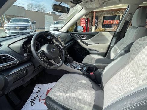 Used 2019 Subaru Forester Premium AWD/4WD image 12