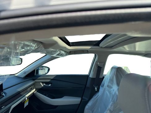 New 2025 Honda Accord SE image 12