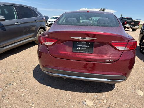 Used 2015 Chrysler 200 Limited w/ Convenience Group FWD image 4