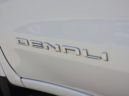 Used 2022 GMC Sierra 1500 Denali w/ Denali Reserve Package AWD/4WD image 10