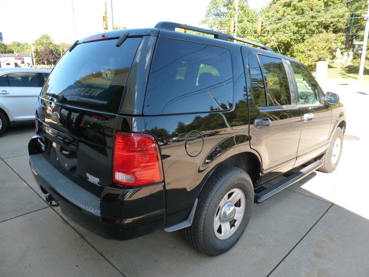 Used 2004 Ford Explorer Sport XLT AWD/4WD image 2