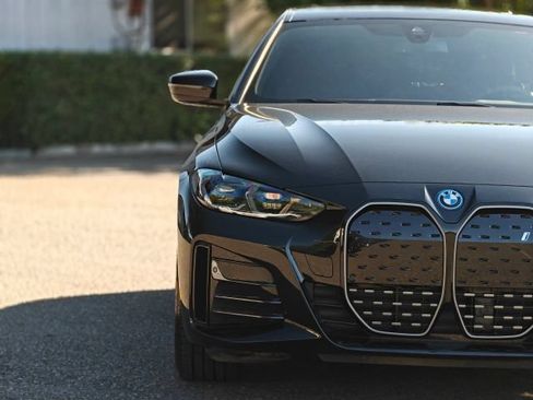 Used 2023 BMW i4 eDrive40 w/ M Sport Package RWD image 3