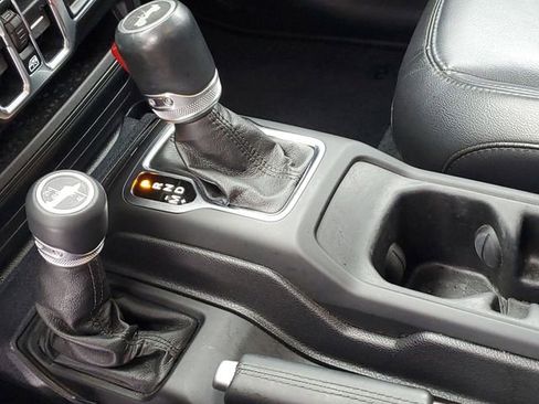 Used 2020 Jeep Wrangler Unlimited Sahara image 19