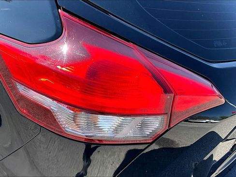 Used 2020 Nissan Kicks SR w/ SR Premium Package FWD image 32