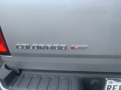 Used 2018 Chevrolet Colorado Z71 RWD image 10