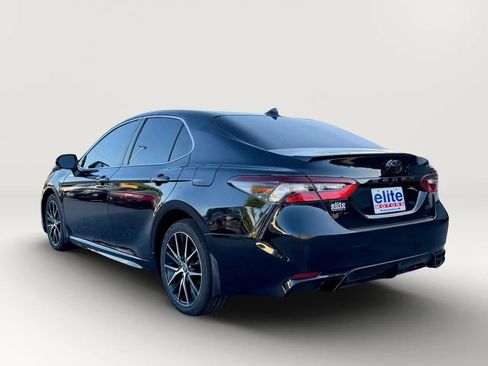 Used 2022 Toyota Camry SE FWD image 5