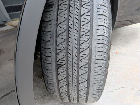 Used 2025 Tesla Model Y Long Range image 12