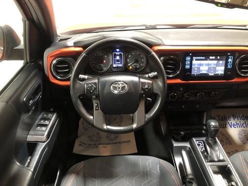 Used 2017 Toyota Tacoma TRD Sport w/ Tow Package (A/T) image 29