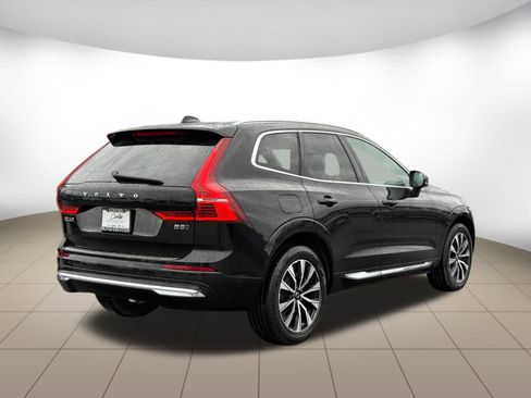 Used 2023 Volvo XC60 B5 Plus image 7