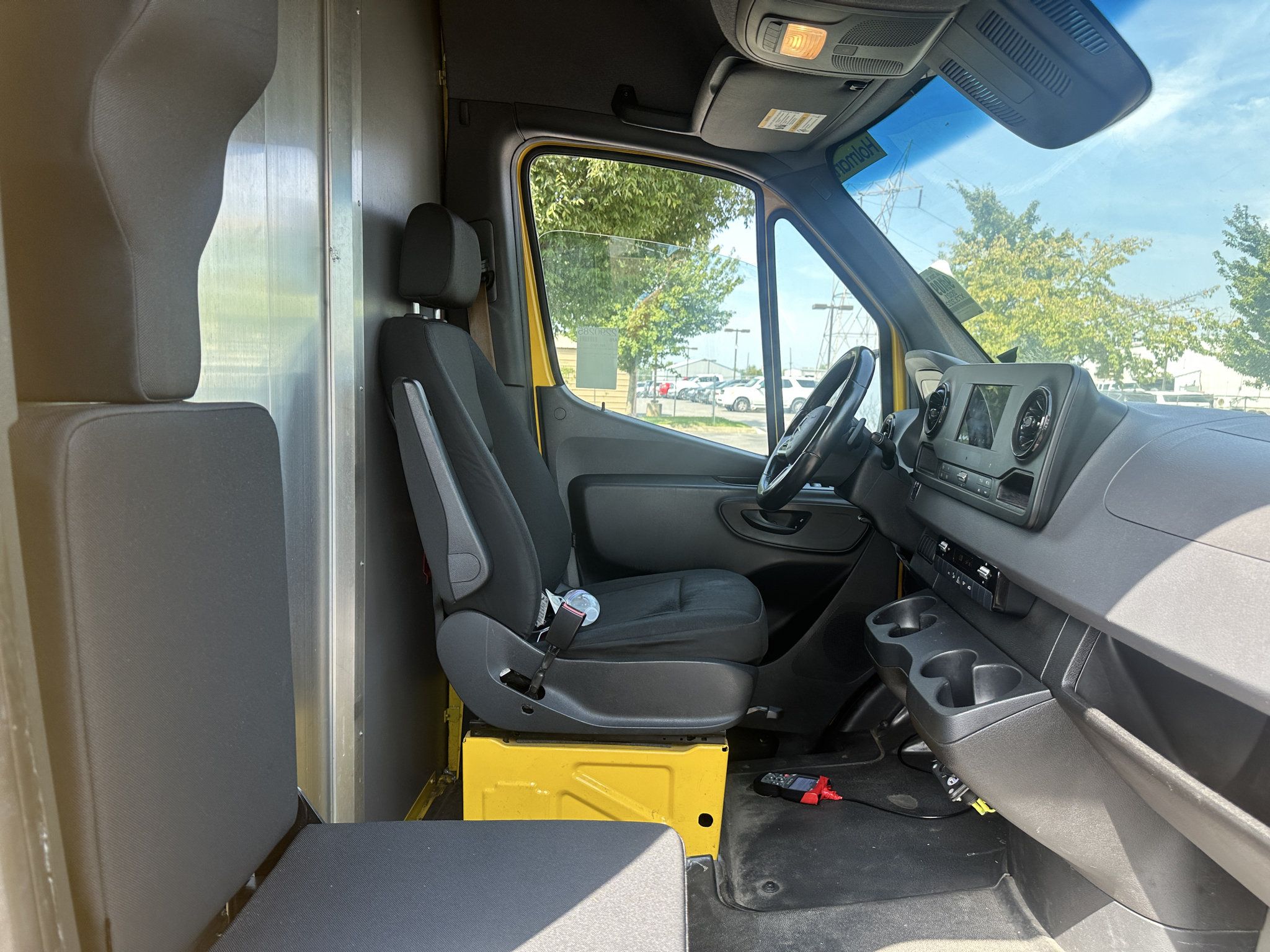 Used 2021 Mercedes-Benz Sprinter 2500 w/ Acoustic Package image 3