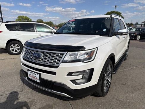 Used 2017 Ford Explorer Platinum AWD/4WD image 1