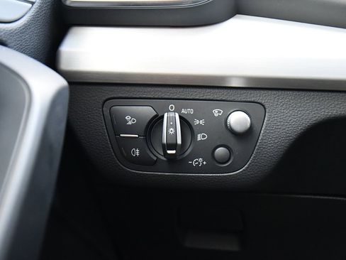 Used 2021 Audi SQ5 Prestige w/ Prestige Package image 29