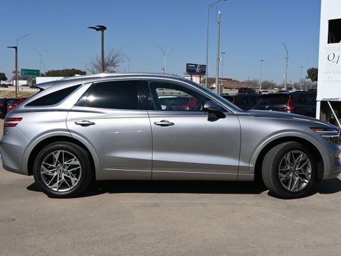 Used 2022 Genesis GV70 2.5T w/ Advanced Package image 2