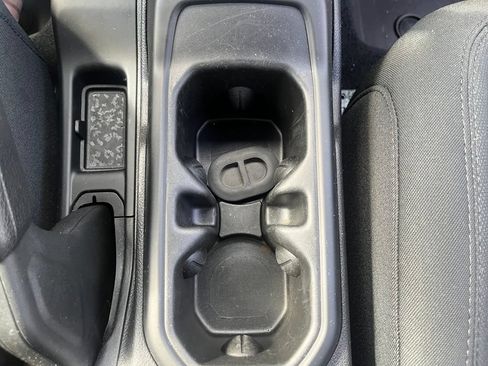 Used 2022 Jeep Wrangler Sport AWD/4WD image 13