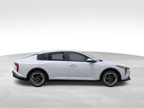 Used 2025 Kia K4 EX FWD image 8