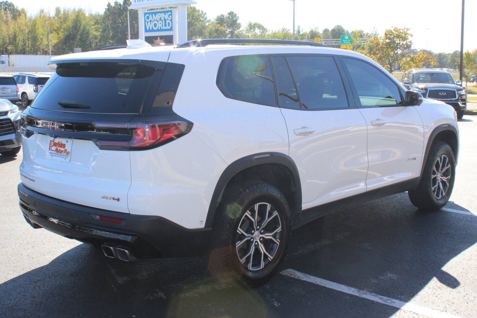 Used 2024 GMC Acadia AT4 w/ Super Cruise Package AWD/4WD image 6
