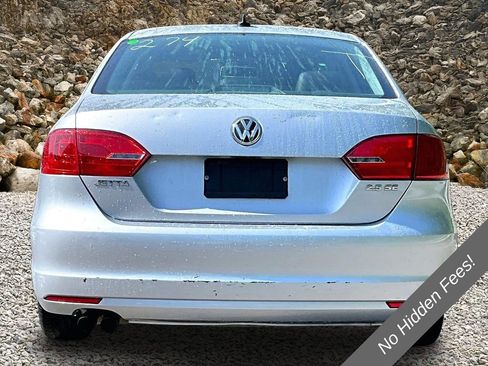 Used 2013 Volkswagen Jetta SE FWD image 4