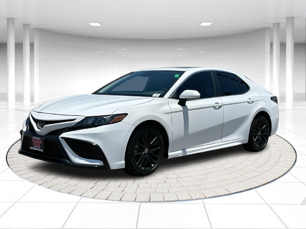 Used 2023 Toyota Camry SE w/ Convenience Package FWD image 1