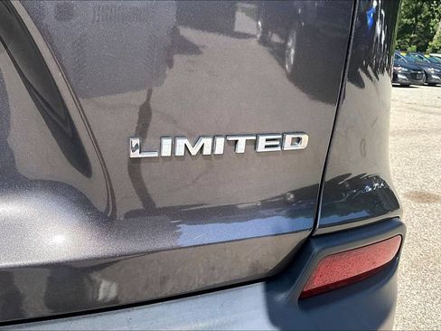 Used 2019 Jeep Cherokee Limited w/ Luxury Group AWD/4WD image 24