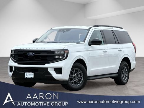 Used 2025 Ford Expedition Active AWD/4WD image 1