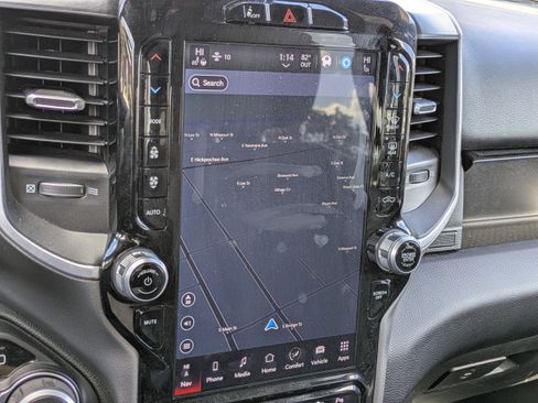 Used 2024 RAM 2500 Big Horn w/ Safety Group image 26