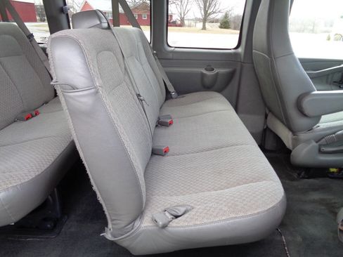 Used 2018 GMC Savana 3500 LT w/ LT Preferred Equipment Group image 34