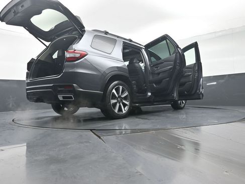 Certified 2023 Honda Pilot Touring image 54