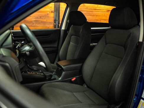 Used 2025 Honda CR-V LX image 9