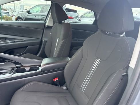 Used 2021 Hyundai Elantra Blue image 17