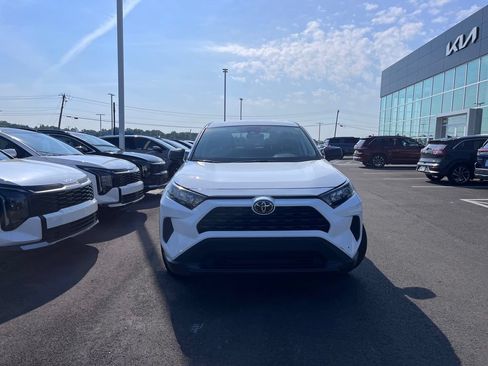Used 2022 Toyota RAV4 LE AWD/4WD image 8