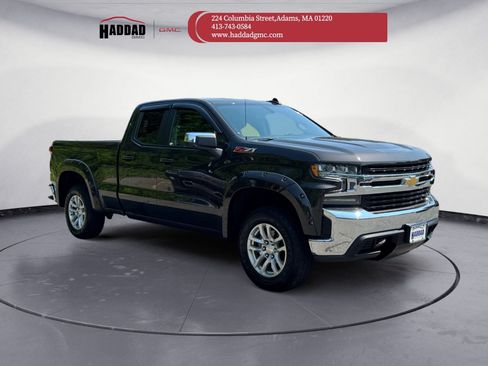 Used 2021 Chevrolet Silverado 1500 LT w/ Z71 Off-Road Package AWD/4WD image 3