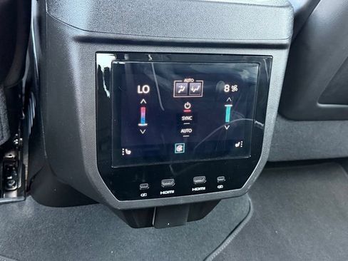 Used 2025 GMC Yukon AT4 Ultimate AWD/4WD image 39