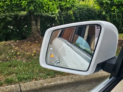 Used 2018 Mercedes-Benz GLE 350 w/ Premium 1 Package image 9