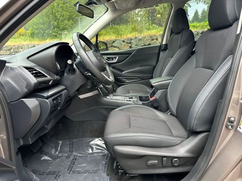 Certified 2022 Subaru Forester Premium AWD/4WD image 16