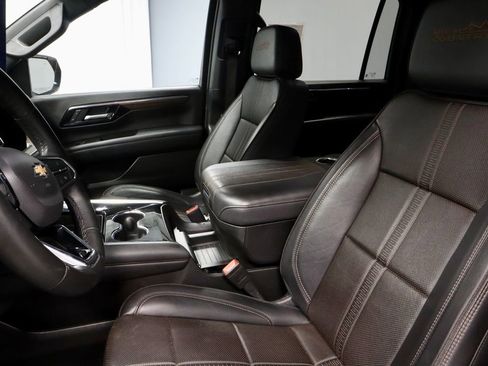 Used 2025 Chevrolet Suburban High Country w/ Sun And Tow Package AWD/4WD image 28