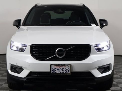 Used 2019 Volvo XC40 T5 R-Design image 2
