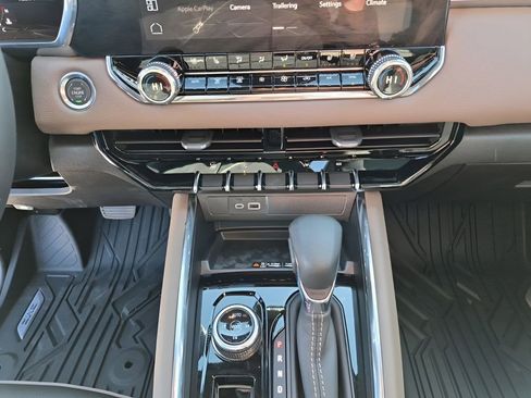 New 2026 GMC Canyon Denali w/ LPO, Denali Black Edition AWD/4WD image 43