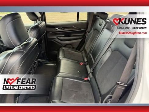 Used 2024 Jeep Grand Cherokee Altitude AWD/4WD image 19