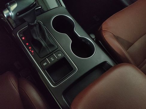 Used 2017 Kia Sorento SX image 26