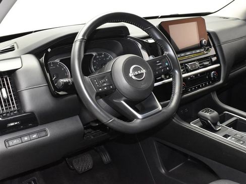 Used 2025 Nissan Pathfinder SV AWD/4WD image 14