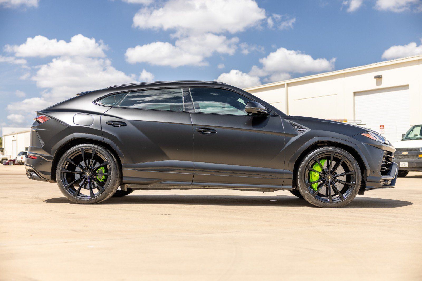 Used 2022 Lamborghini Urus AWD/4WD image 4