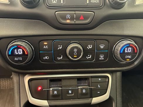 Used 2023 GMC Terrain SLT w/ Infotainment Package II AWD/4WD image 19
