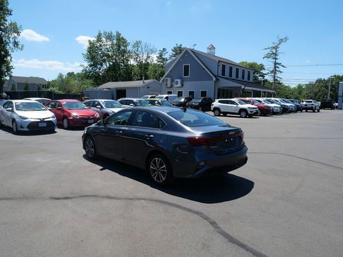 Used 2023 Kia Forte LXS FWD image 5