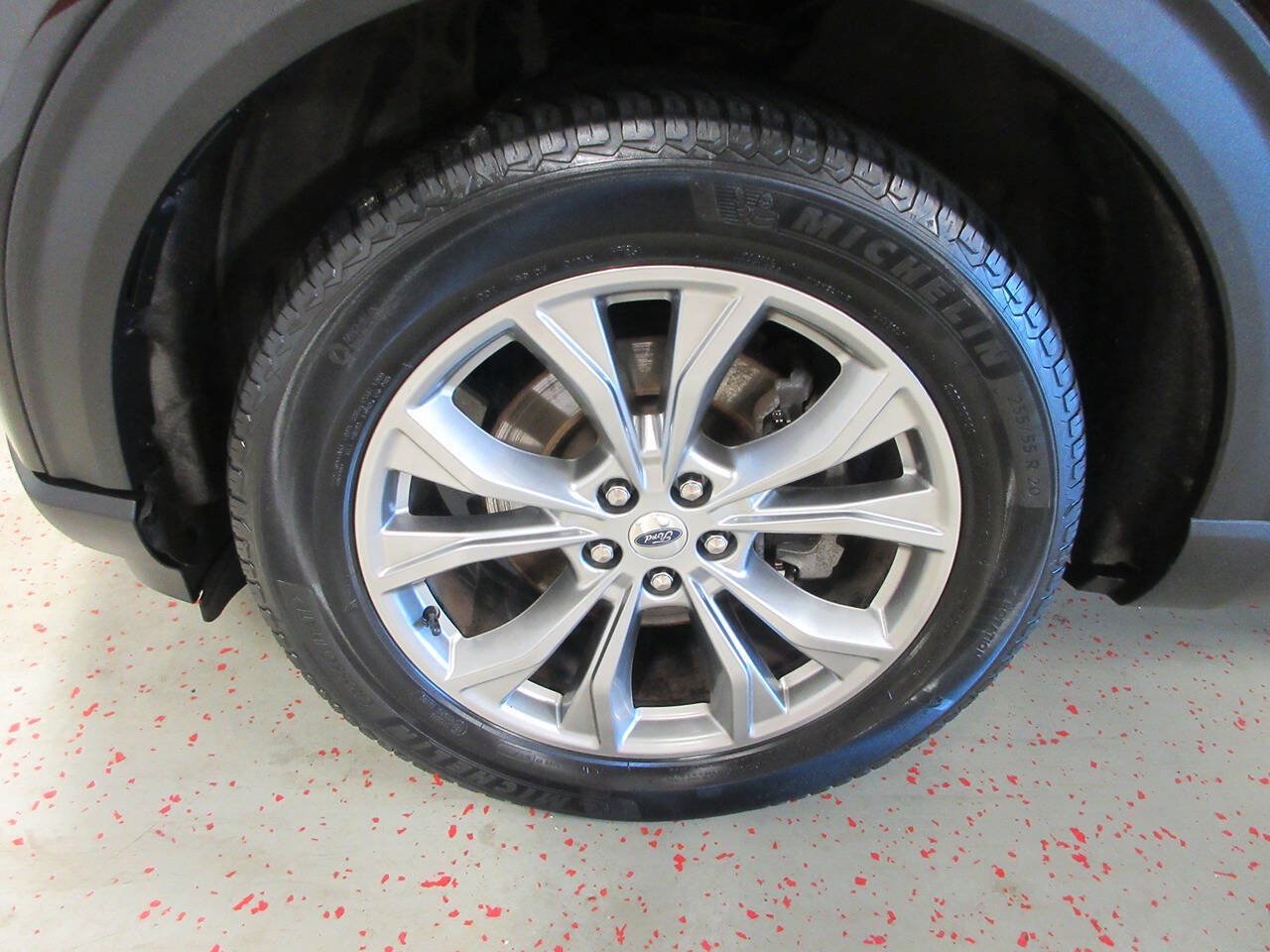 Used 2021 Ford Explorer Limited w/ Equipment Group 301A AWD/4WD image 15